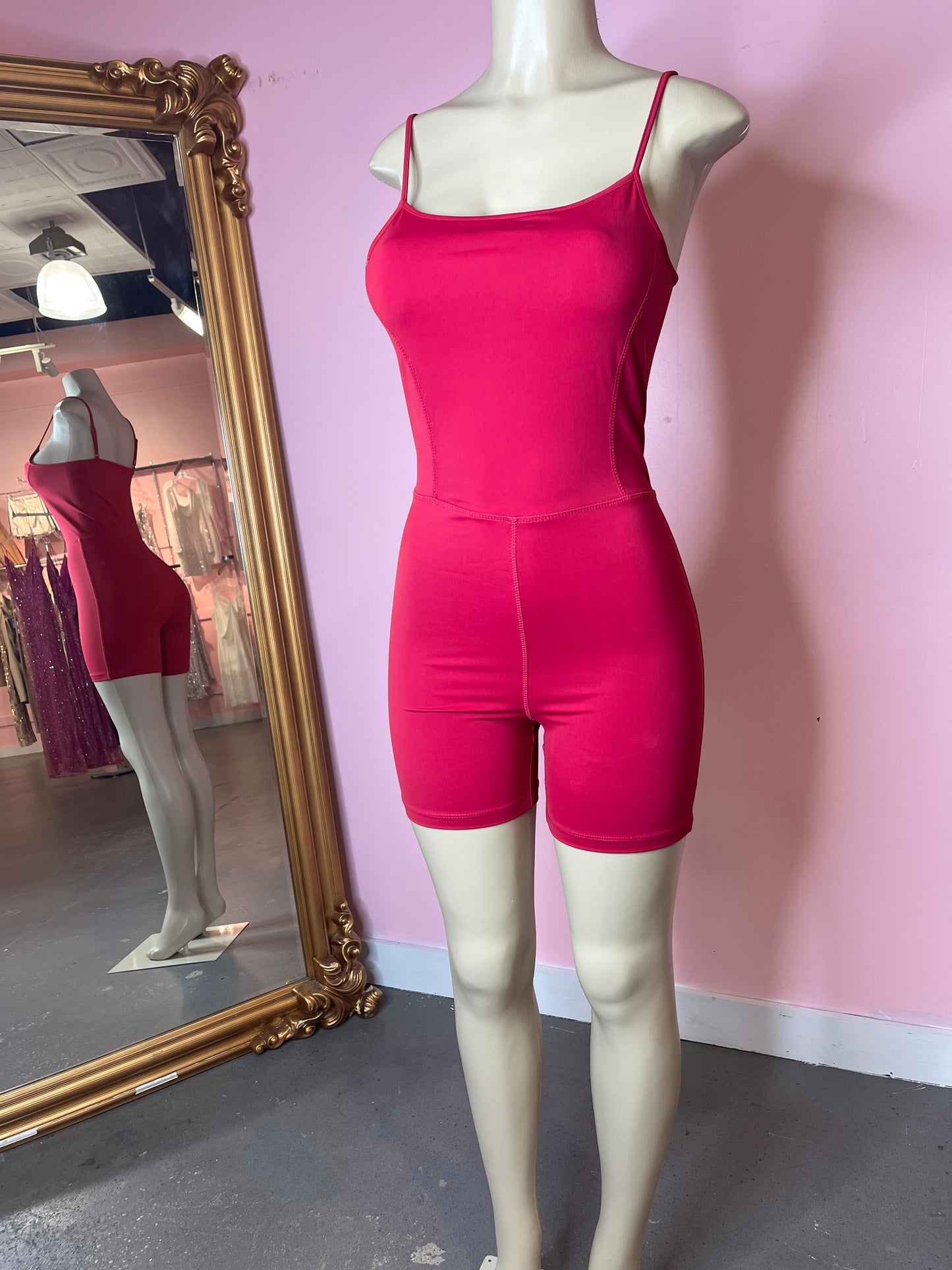 Motive Romper