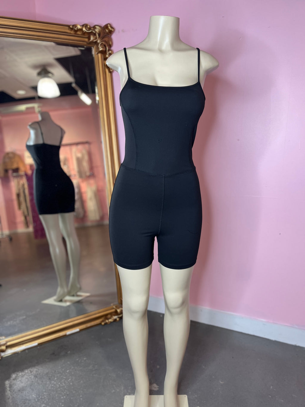 Motive Romper